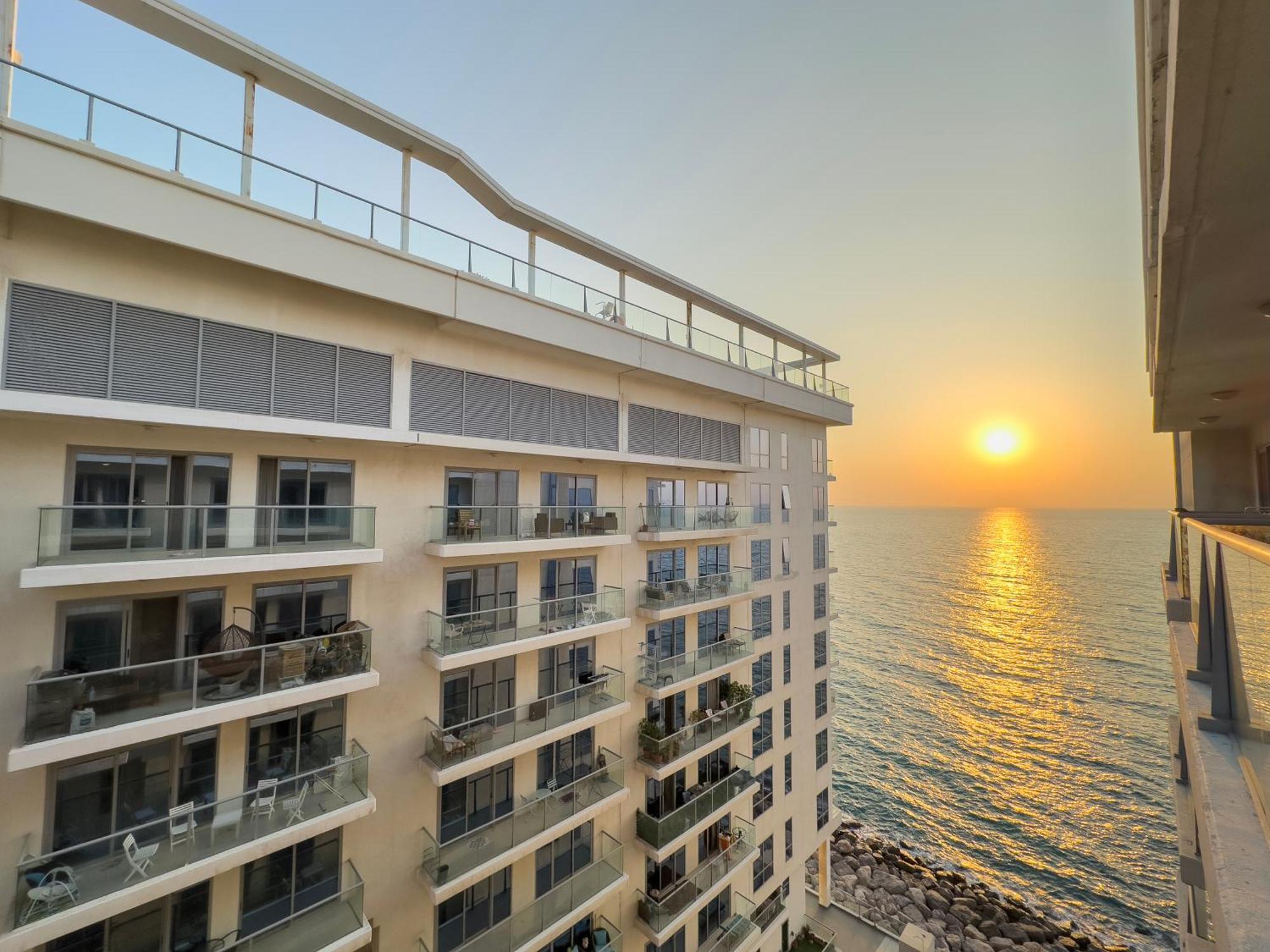 Apartment Blue Collection Homes - Pacific Al Marjan Island