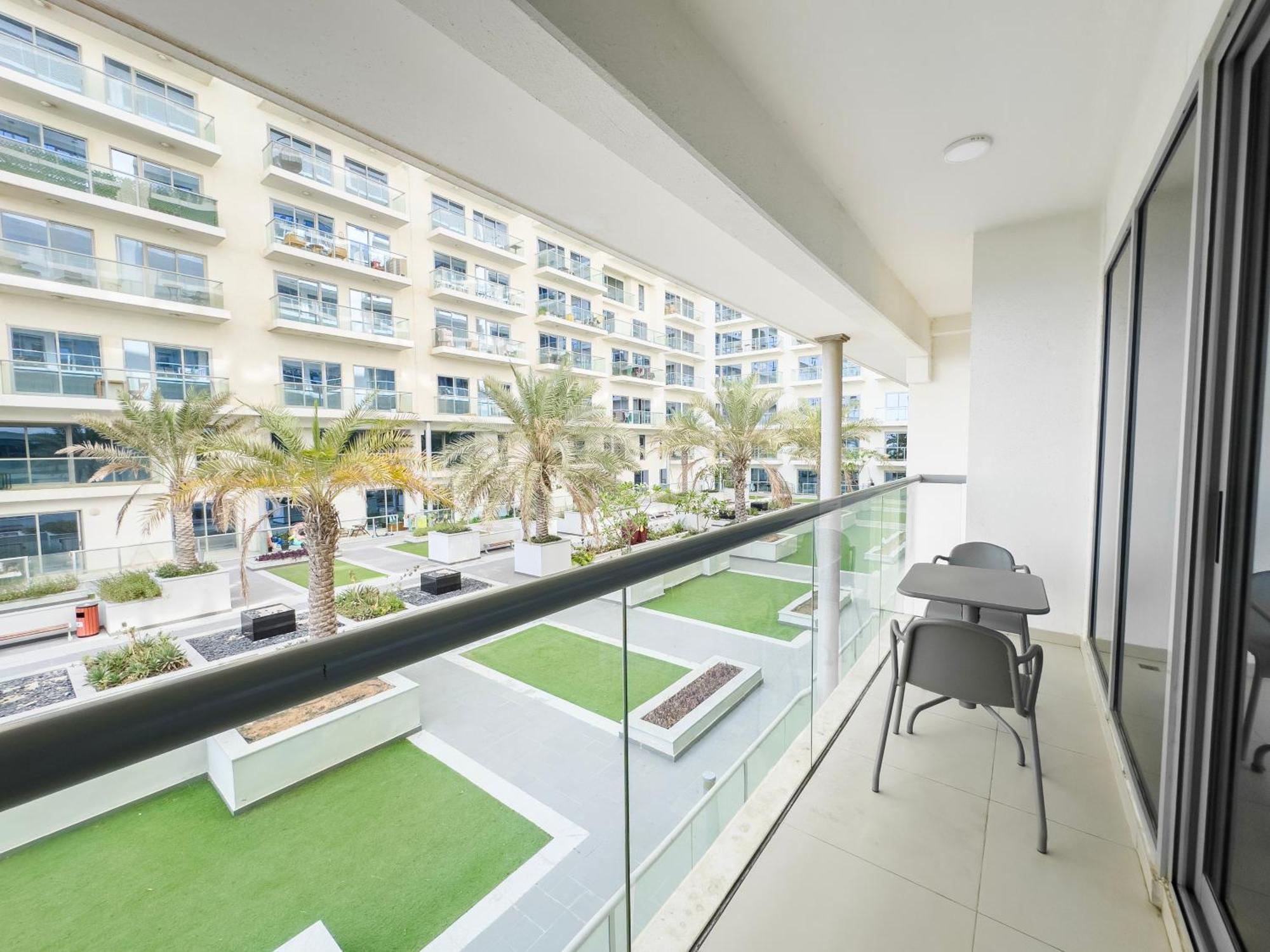 Apartment Blue Collection Homes - Pacific Al Marjan Island