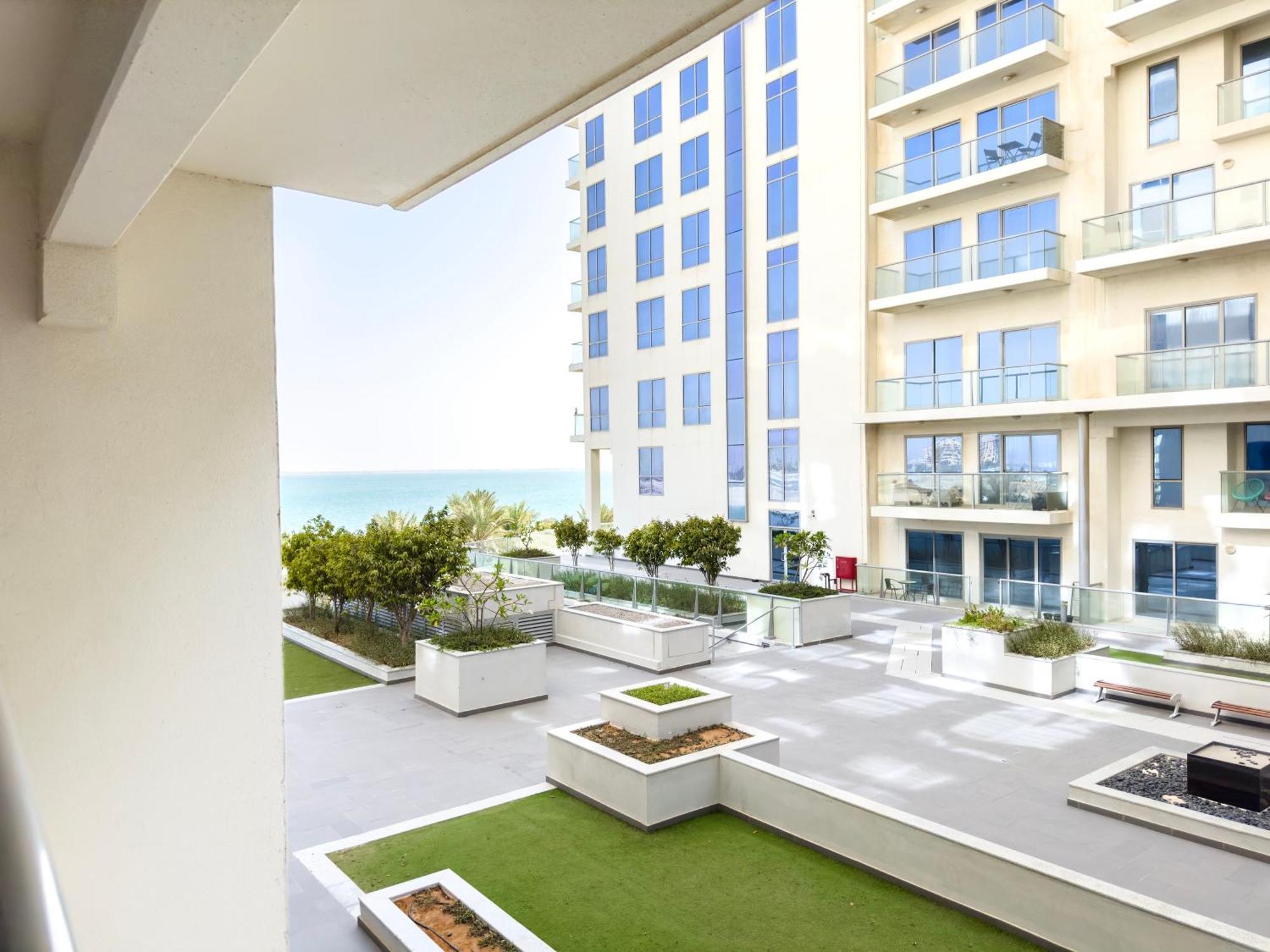 Blue Collection Homes - Pacific Al Marjan Island Apartment